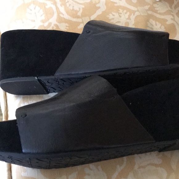 Like NEW Gentle Souls/Kenneth Cole Black Leather Platform Shoes - Picture 8 of 8